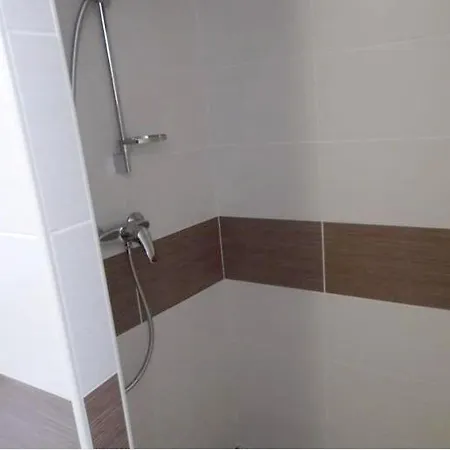 With One Bedroom In With Wonderful City View Furnished Terrace And Wifi Appartamento Blaye